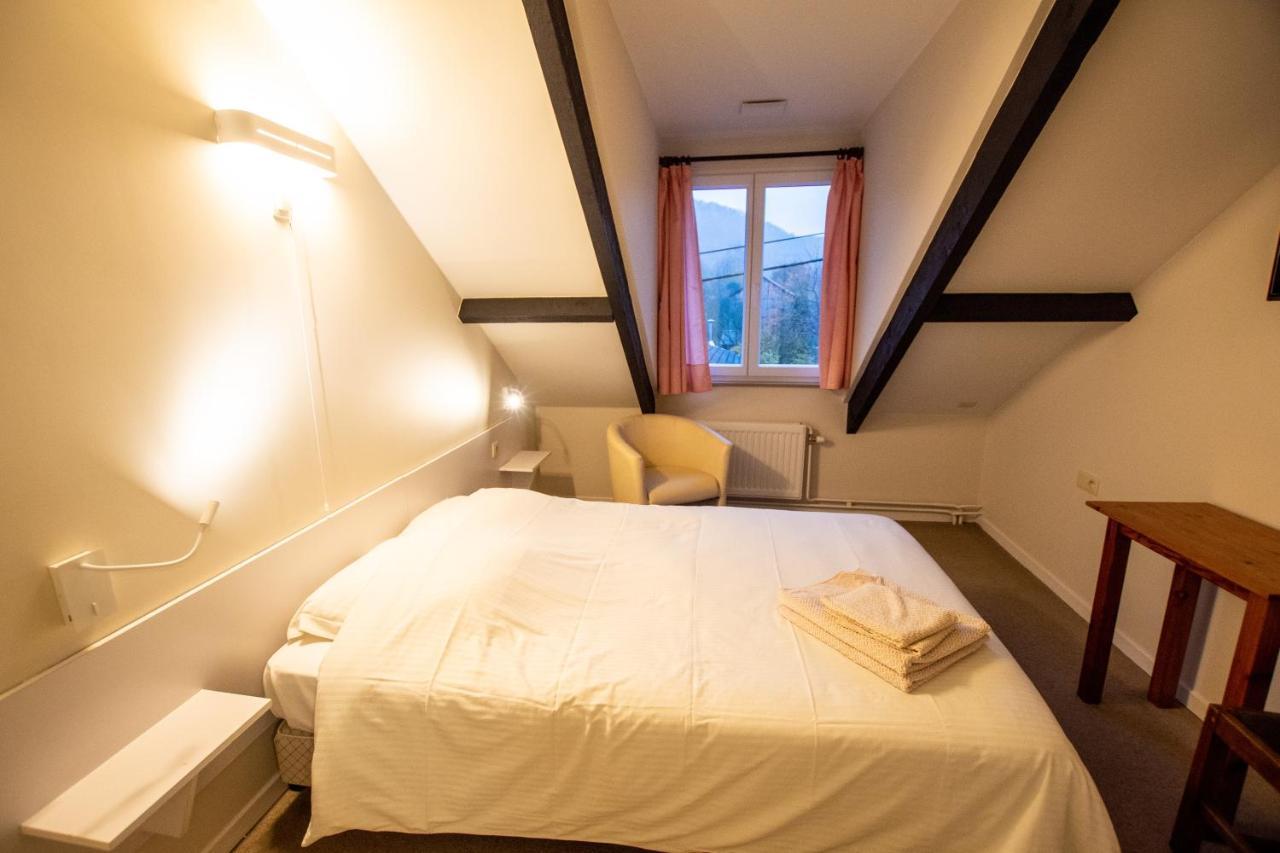 Auberge Le Vieux Moulin Poupehan Eksteriør billede