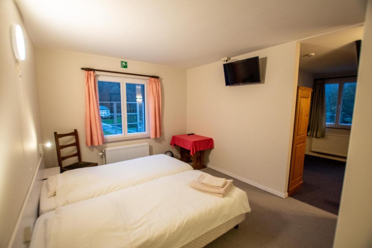 Auberge Le Vieux Moulin Poupehan Eksteriør billede