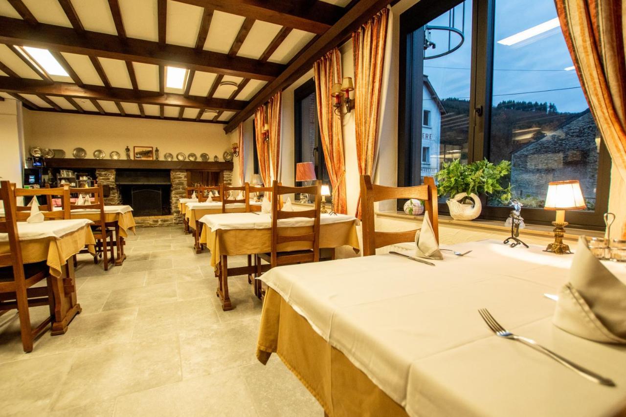 Auberge Le Vieux Moulin Poupehan Eksteriør billede